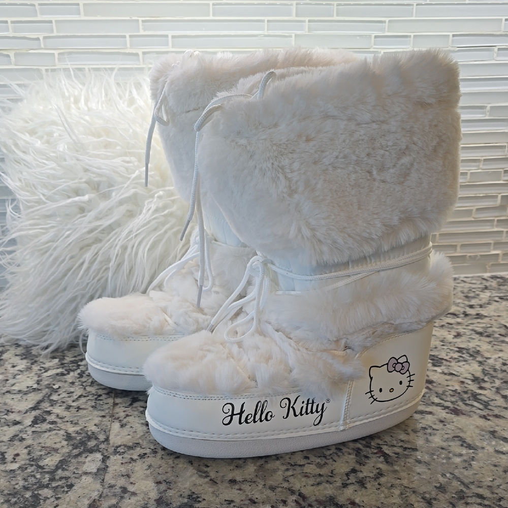 Hello Kitty Fluffy White Kids Boots - Picture 2 of 11